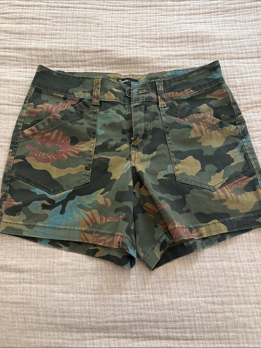 Supplies topical camo shorts